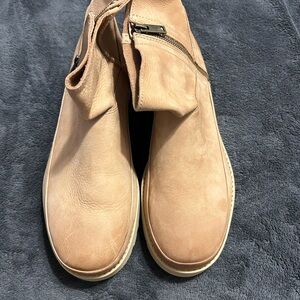 UGG Ladies  Light Brown Leather Boots